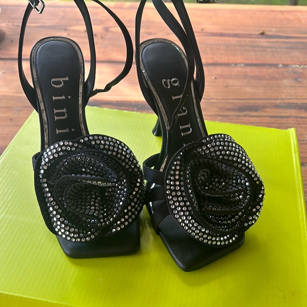 Gianni bini heels 7.5 black and rhinestone
